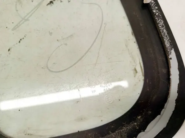 Mazda Demio neljännesikkuna lasi OEM as2 - Taka oikea image 3
