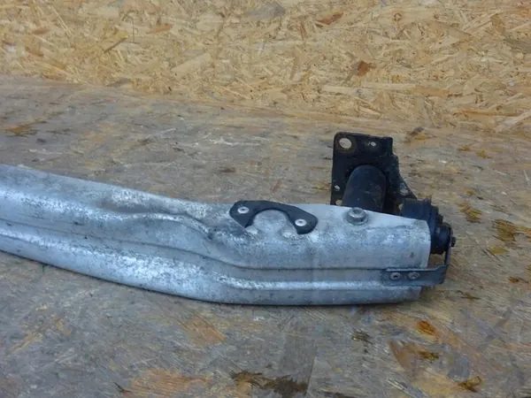 AUDI A4 B7 Etupuskuri Vahvistus Täydellinen OEM image 3