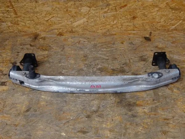 AUDI A4 B7 Etupuskuri Vahvistus Täydellinen OEM image 5