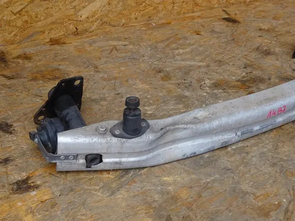 AUDI A4 B7 Etupuskuri Vahvistus Täydellinen OEM image 6