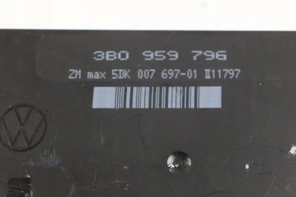 VW Passat B5 Mukavuusmoduuli OEM 3B0959796 image 3