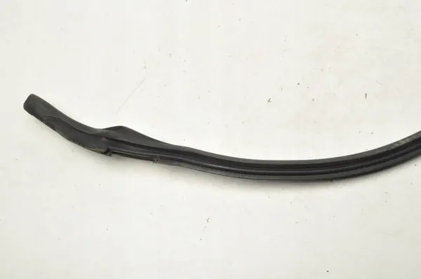 Mercedes AMG GT oven tiiviste OEM A1906970251 - Oikea etu image 6