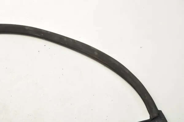 Mercedes AMG GT oven tiiviste OEM A1906970251 - Oikea etu image 7