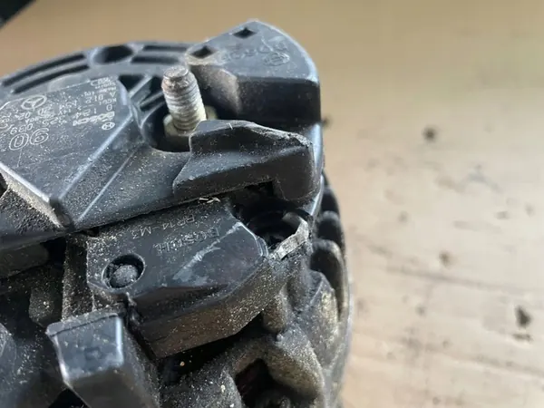 Mercedes W903 OM611 Diesel Generaattori 14V 90A A0121542002 image 4