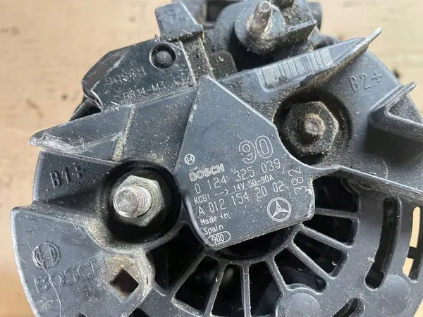 Mercedes W903 OM611 Diesel Generaattori 14V 90A A0121542002 image 6