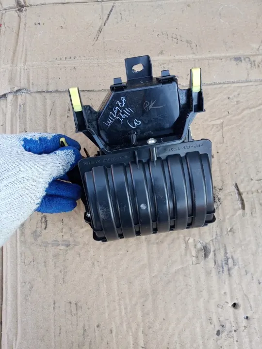 Compartimento encendedor Toyota Auris II Lift 15-18 OEM image 3