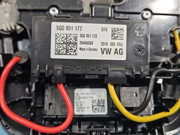 Lampe de plafond Audi A4 B9 OEM 8W0947135CJ - Occasion image 8