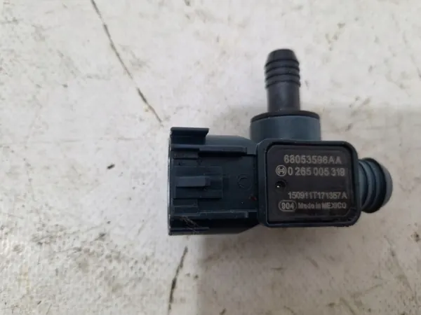 Capteur de pression d'air Dodge OEM 68053596AA image 4