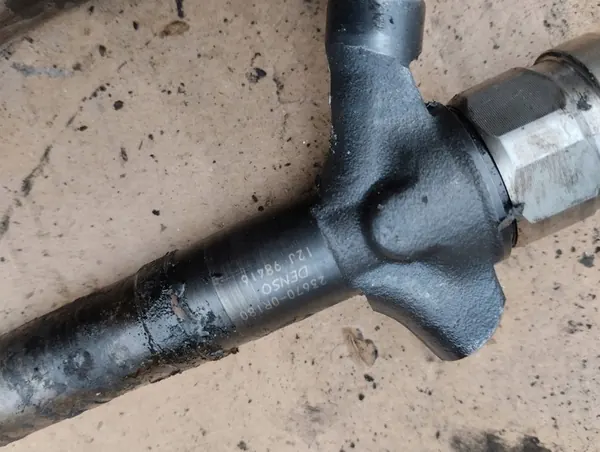 Injecteur 23670-0R180 2.0 D4D Toyota Avensis II image 6