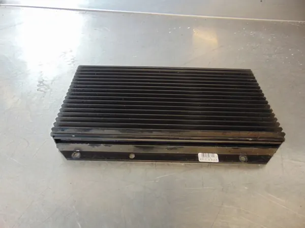 Amplificador Rover OE XQK100190 - Modelo 45 image 2