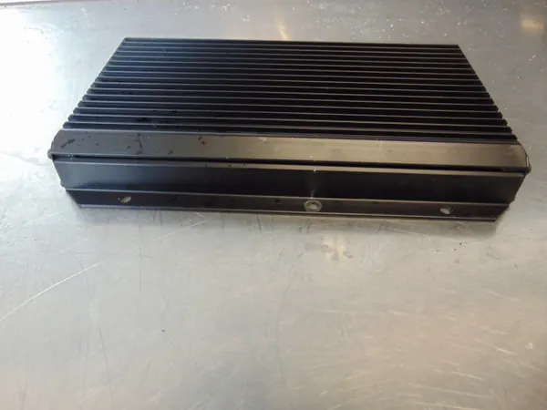 Amplificador Rover OE XQK100190 - Modelo 45 image 3