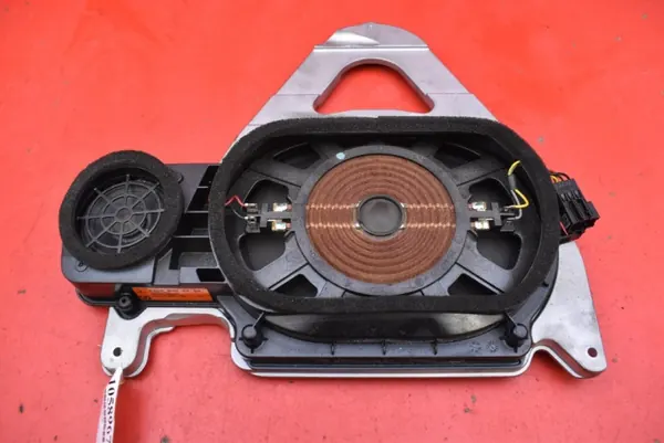 Subwoofer-kaiutin OEM A2048205702 Mercedes CLA:lle image 2