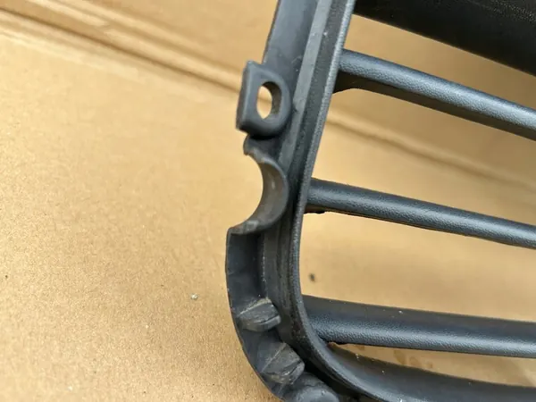 HYUNDAI I10 Front Bumper Center Grille image 5