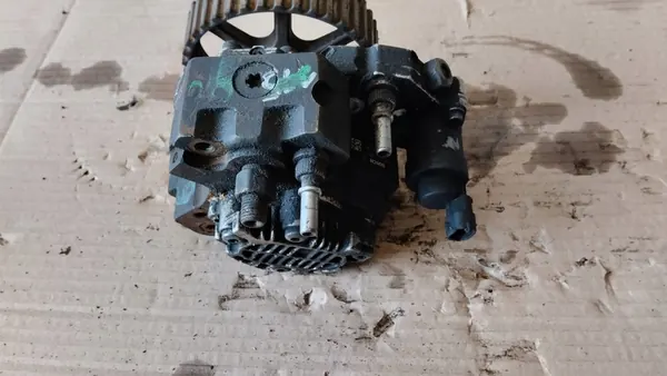 Brandstofinjectiepomp Renault Megane Scenic II 1.9 DCI image 4