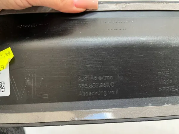 Garniture Portière Audi A6 C9 E-Tron OEM 85E853959C Gauche image 8