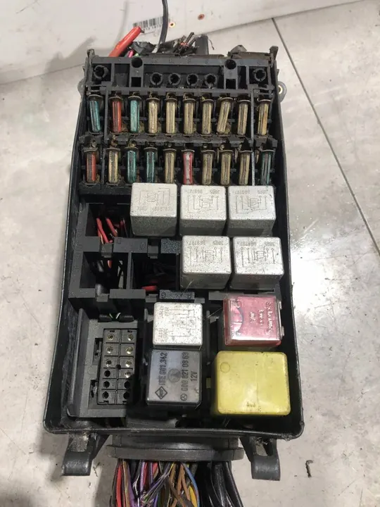 Zekeringkast Mercedes-Benz 380 560SEC C126 1265400650 image 2