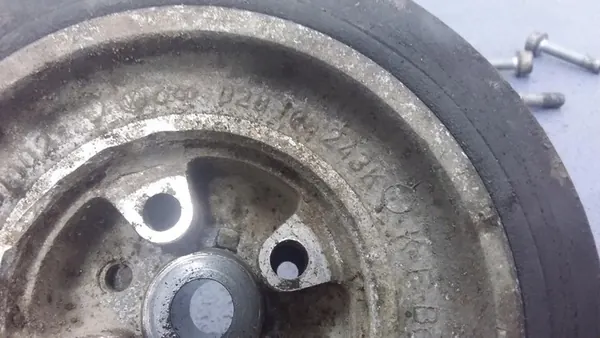 VW GOLF III 1.9 TDI Polia do Virabrequim 028105253A image 5