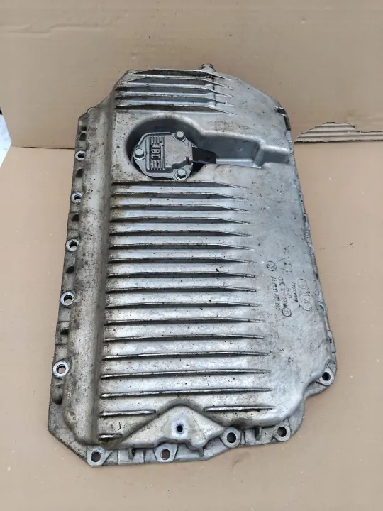 Cárter de óleo Audi OE usado para A6 C6 3.2 FSI image 4