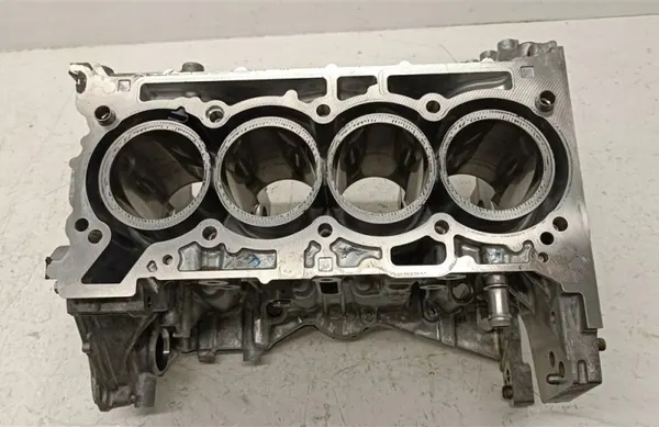 Bloque Motor OEM R2820114300 para Mercedes CLA 118 image 2