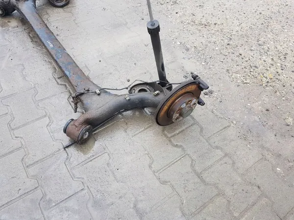Viga Suspensión Trasera SEAT OEM TOC50100 - Usado image 5