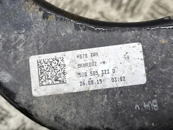 Audi Q3 2019 Vasen Taka Pyörännavetta OEM 5Q0505323D image 6