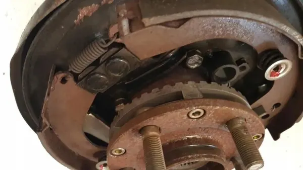 Cubo de roda traseira Subaru OEM 28419FE010 - Usado image 6