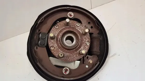 Cubo de roda traseira Subaru OEM 28419FE010 - Usado image 8