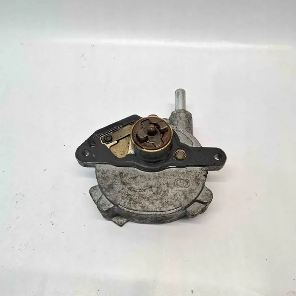 Mercedes C250 CGI W204 Imupumppu A2712301665 image 3