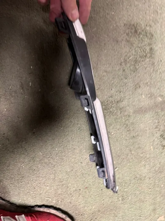 Cornice Fari Anteriore Pajero IV 6400G121 image 2