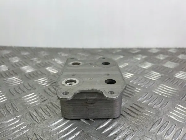 Motorölkühler OEM 04F117021L für Seat Arona image 3