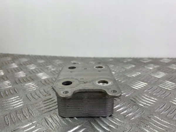 Motorölkühler OEM 04F117021L für Seat Arona image 4