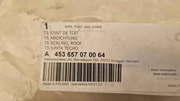 Mercedes kattotiiviste OEM A453657070064 image 3