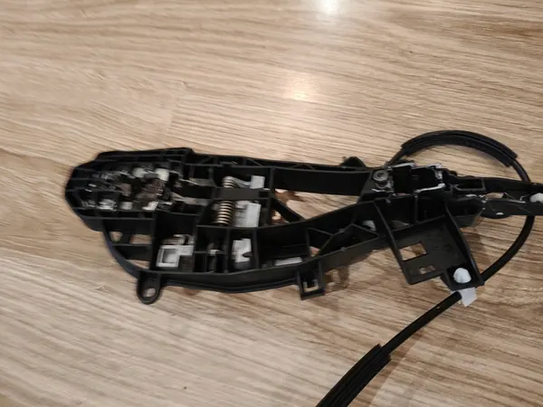 Vordere rechte Türschloss Opel Astra 5 13597530 image 6