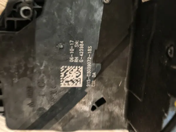 Vordere rechte Türschloss Opel Astra 5 13597530 image 7