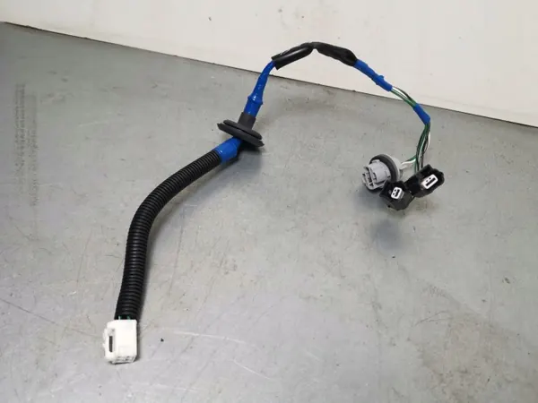 Lanterna traseira Toyota RAV4 Peça OEM FBZ16216 image 2