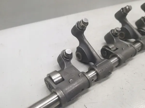 Conjunto de balancins 2.0 TDI 140CV A3 Touran Golf V image 6