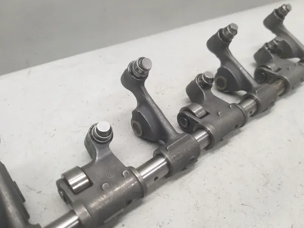 Conjunto de balancins 2.0 TDI 140CV A3 Touran Golf V image 7