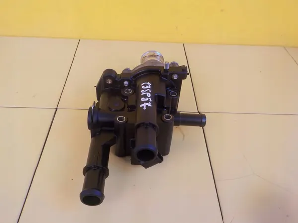 OPEL CORSA D 1.6 TURBO Carcasa de Termostato 55575048 image 4