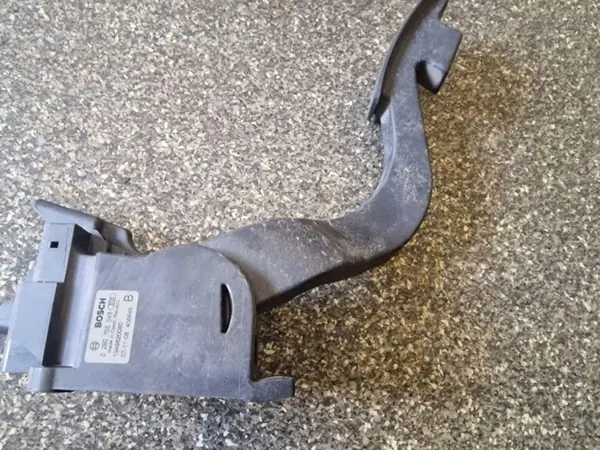Pédale d'accélérateur OEM 0280755049 Mercedes Sprinter 2.2L image 3
