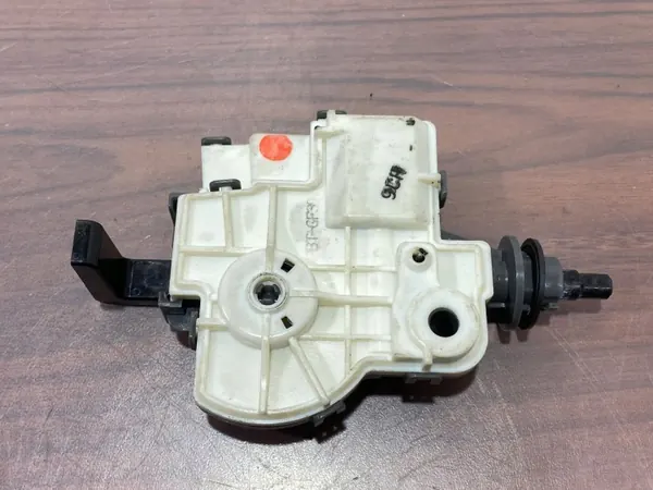 Fechadura tampa combustível Toyota OEM FBZ28811 - Usado image 5