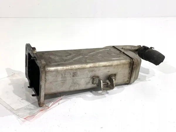 EGR-jäähdytin OEM 03L131512B VW Passat B7:lle image 2