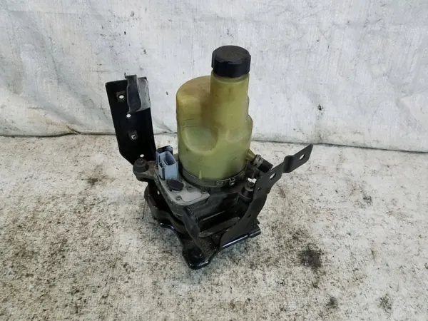 Bomba de dirección asistida Volvo OE 5N513K514CB image 3