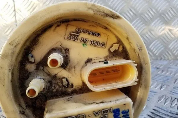 Brandstofpomp VW POLO (9N_) 1.9L Diesel 2007 6Q0919050C image 2