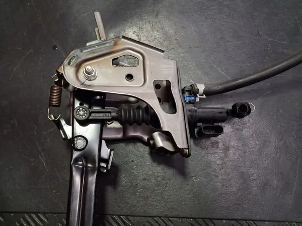 Kia Rio IV Koppelingspedaalpomp OEM 41600-H8120 image 6