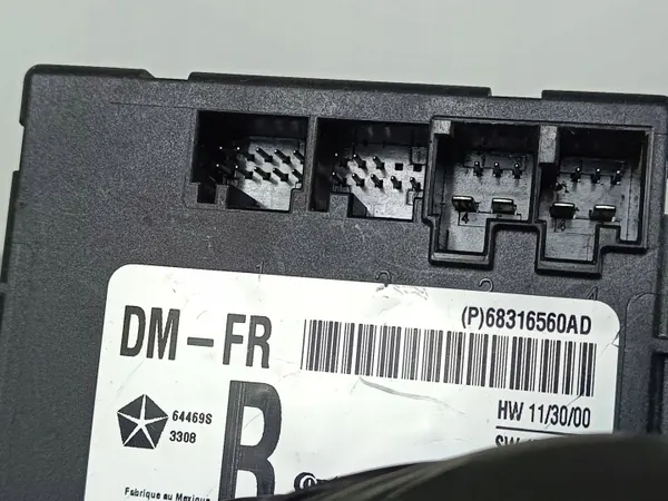 Módulo de puerta Dodge Durango OEM P68316560AD - Usado image 6