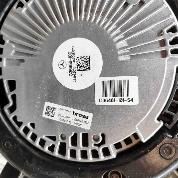 Mercedes-Benz C W205 2014 Jäähdyttimen Tuulettimen Suojus image 5