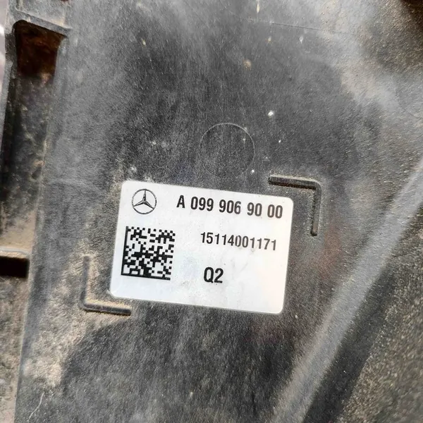 Mercedes-Benz C W205 2014 Jäähdyttimen Tuulettimen Suojus image 7