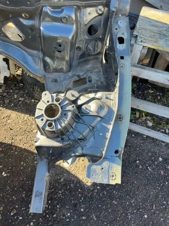 Oikea pitkittäispalkki OEM A2136370735 Mercedes-Benz image 2