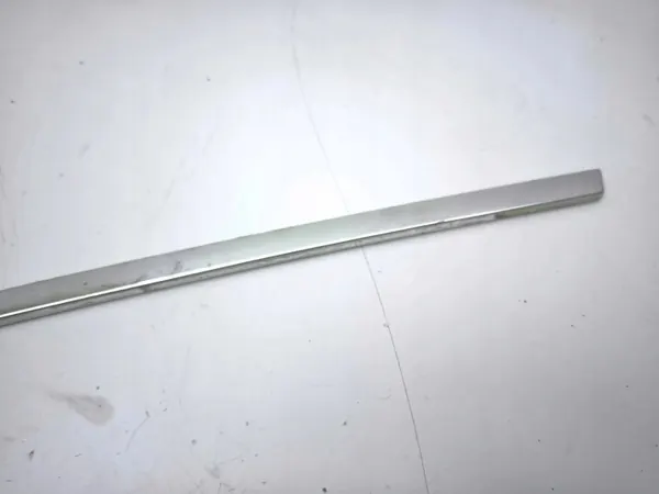 Audi Q7 4L 2006 Garniture vitre latérale OEM AMD151106 image 3