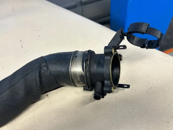 Porsche Cayenne II 7P 3.0 TDI Intercooler-putki OEM image 5